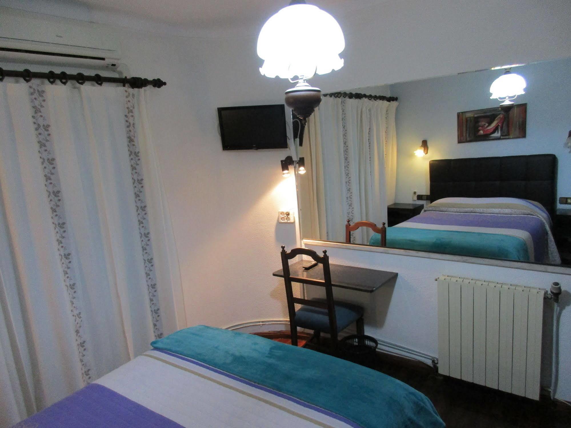 Hotel 4 Estacoes Chaves Bagian luar foto