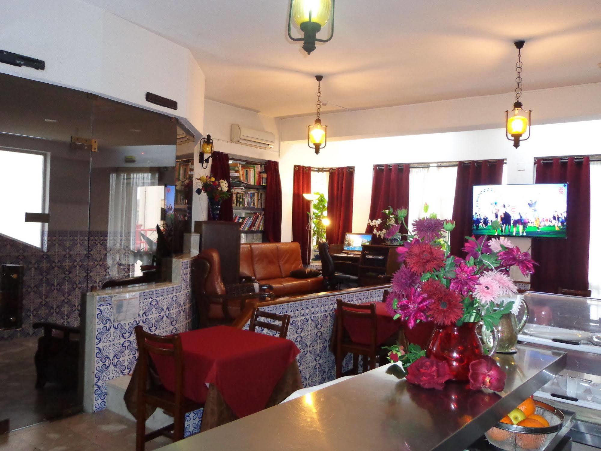 Hotel 4 Estacoes Chaves Bagian luar foto
